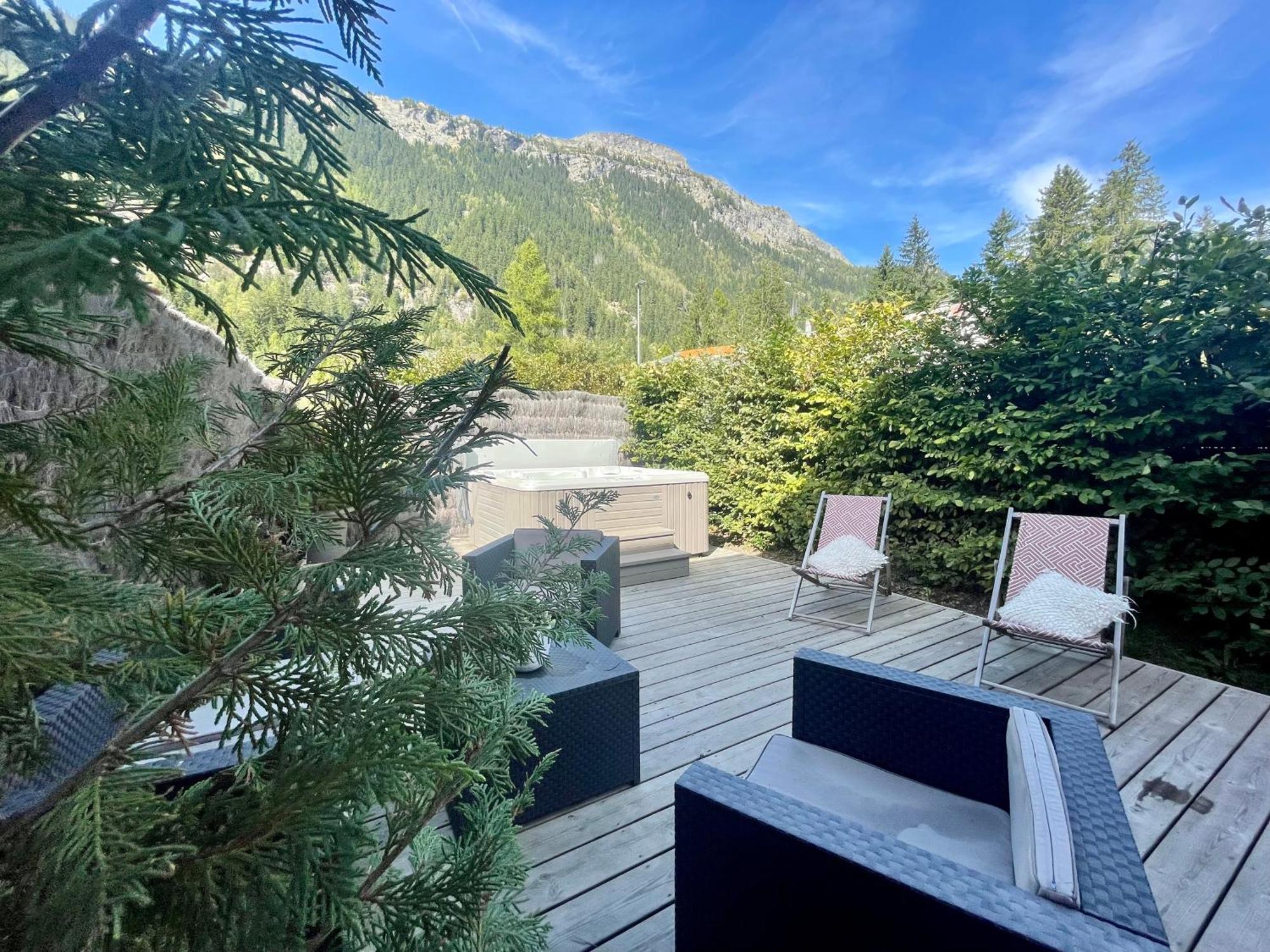 Chalet Le Petit Nicolas, Jacuzzi, Vue Mont Blanc Шамони Экстерьер фото
